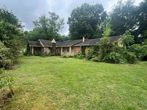 6910 Robinson Dr, Chattanooga, TN 37421