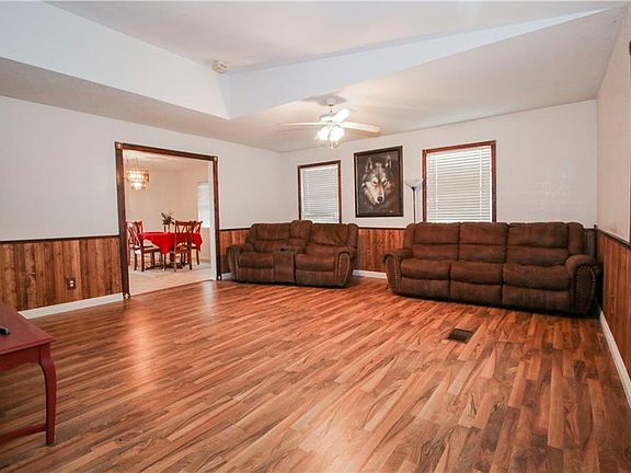 3rd image of 206 Beaudelaire Dr