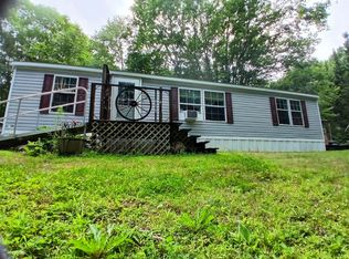 7 Bog Rd, Rockland, ME 04841