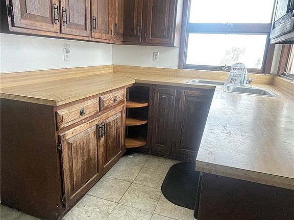 5th image of 880 Wheatland Rd