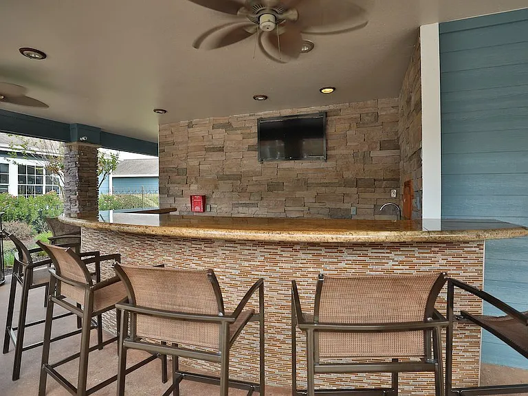 Enclave At Woodbridge — Photo 20