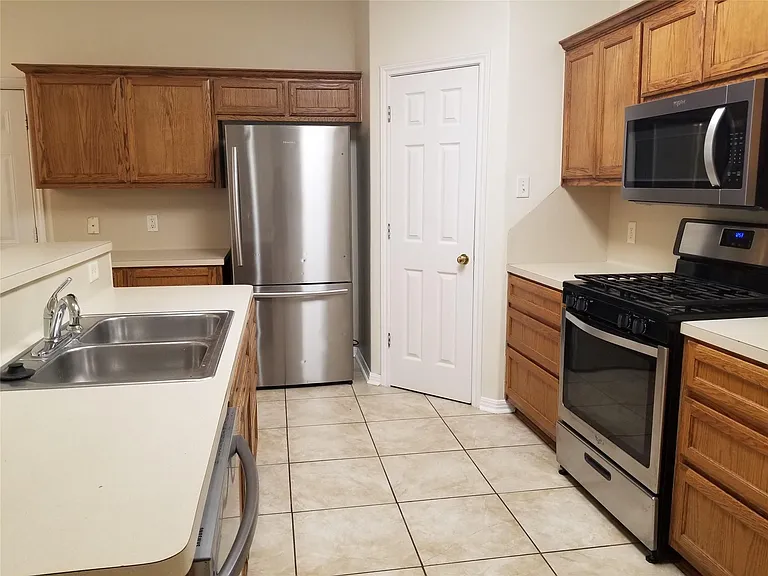 2928 Thrushwood Dr #A — Photo 8