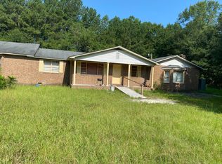 123 Chavis Ln, Moncks Corner, SC 29461