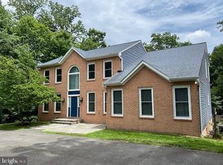 3807 Russell Rd, Woodbridge, VA 22192