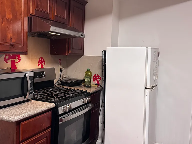 485 Hillside Blvd — Photo 3