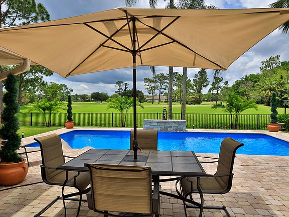 5th image of 2009 Country Club Dr
