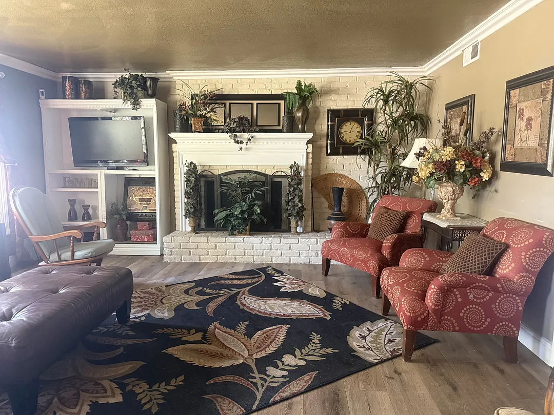 Furnished Private Room in Shared Sacramento House — Photo 2