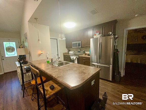 4th image of 15681 Lee Ave