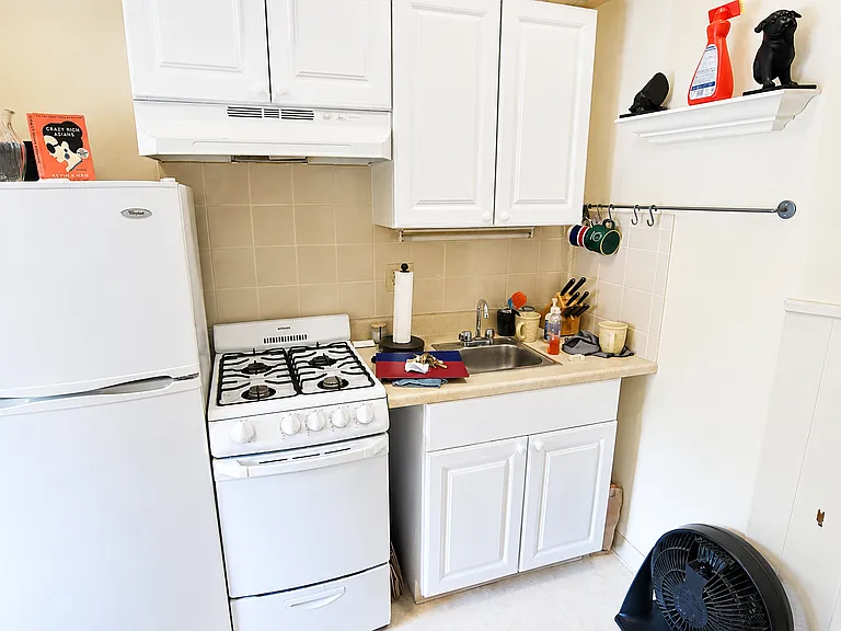 15 Bay State Rd #6 — Photo 2