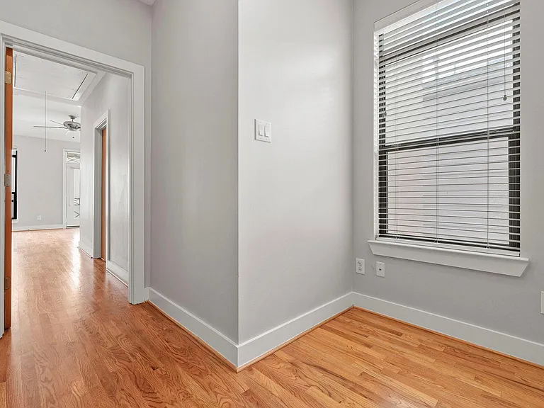 1410 Knox St — Photo 22