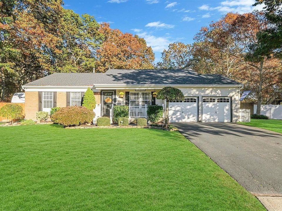 1st image of 29 Chardonnay Drive