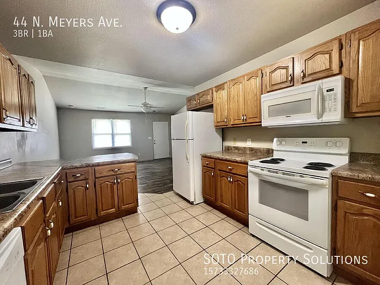 44 N Meyers Ave — Photo 10