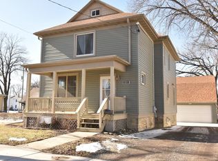 706 S 9th St, Watertown, WI 53094