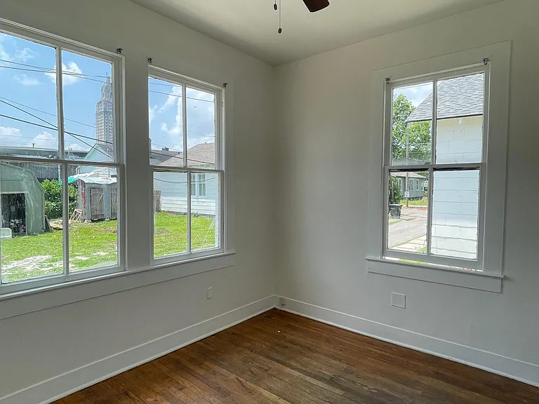 824 Costello Ln — Photo 8