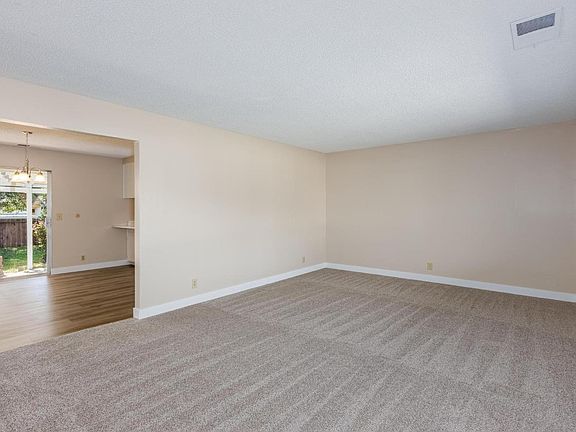 4th image of 373 Atlantic Avenue