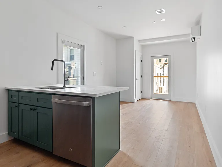 113 Ives Street — Photo 86