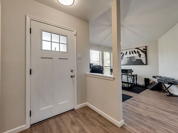 Entry looking in to dining room