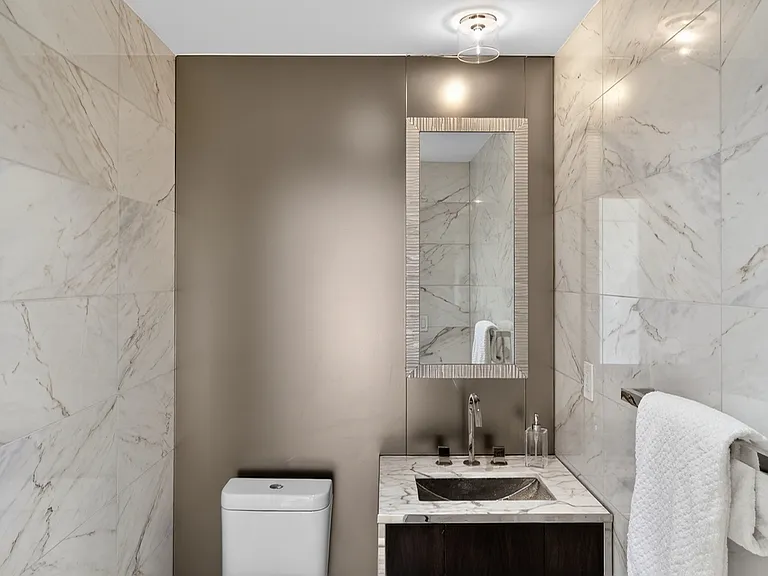 135 W 52nd St #Penthouse 4 — Photo 15