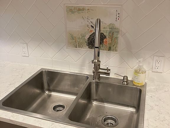 2nd image of 221 W 7th St