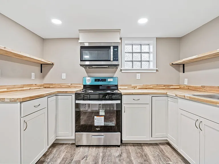 2215 Lehigh St — Photo 8