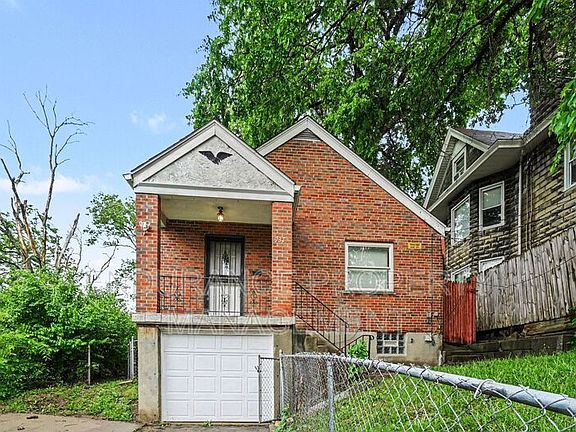 2nd image of 937 Grand Ave