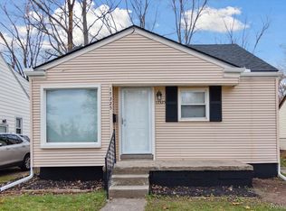 17325 Five Points St, Redford, MI 48240