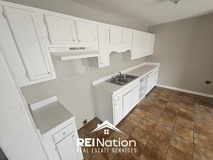 3 bed, 2.0 bath, 1166 sqft, $1,350 — Photo 3
