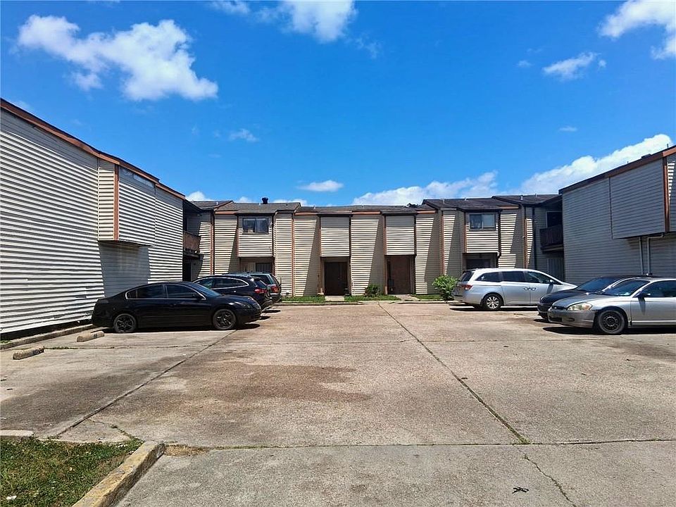 1st image of 3502 Vespasian St #154
