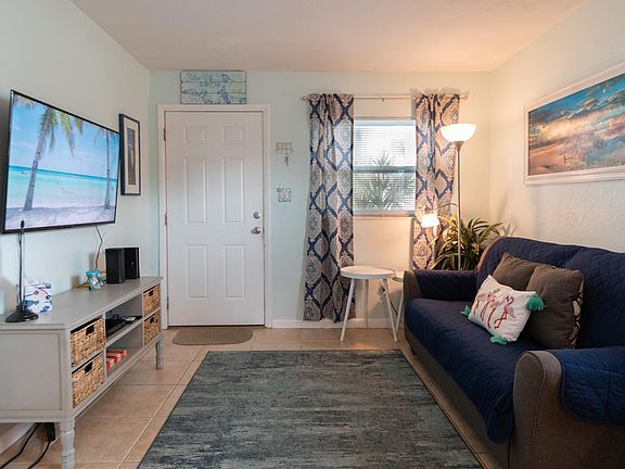 5th image of 304 Johnson Ave #1