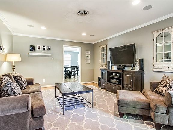 5th image of 1321 Cloverdale Dr