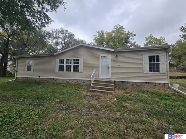 202 John St, Odell, NE 68415