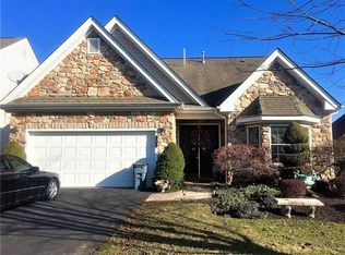 5 Nottingham Ln, Easton, PA 18045