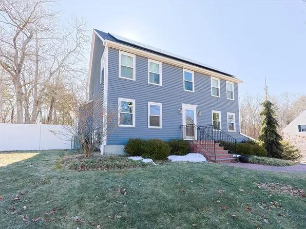 90 Caesar Chelor Dr, Wrentham, MA 02093