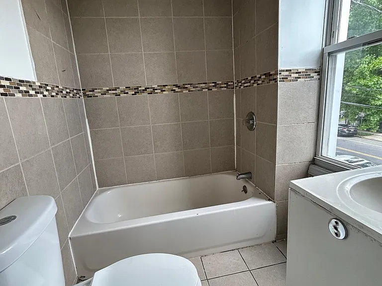 480 Irvine Turner Blvd #2A — Photo 6