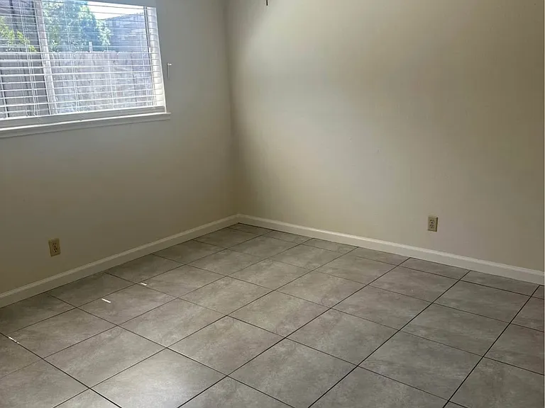 Karlsberg Cir — Photo 3