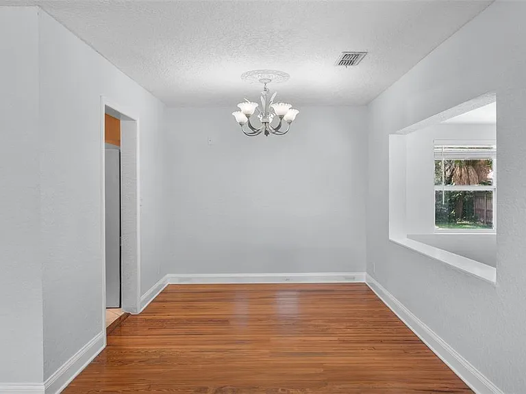 814 W Indiana Ave — Photo 10
