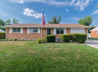 6823 Highbury Rd, Huber Heights, OH 45424