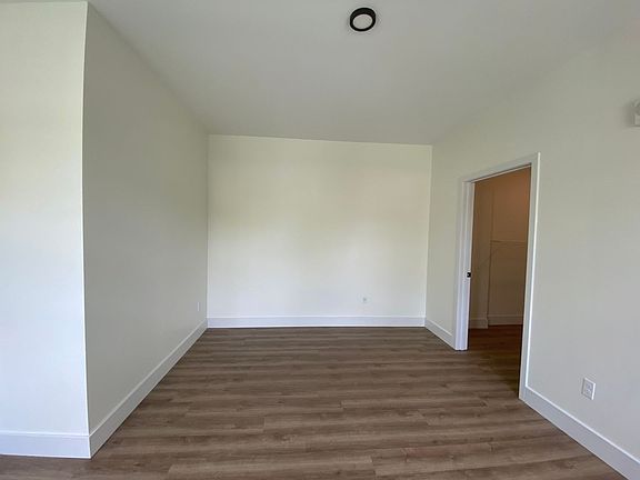 4th image of 1 Park Rd #415