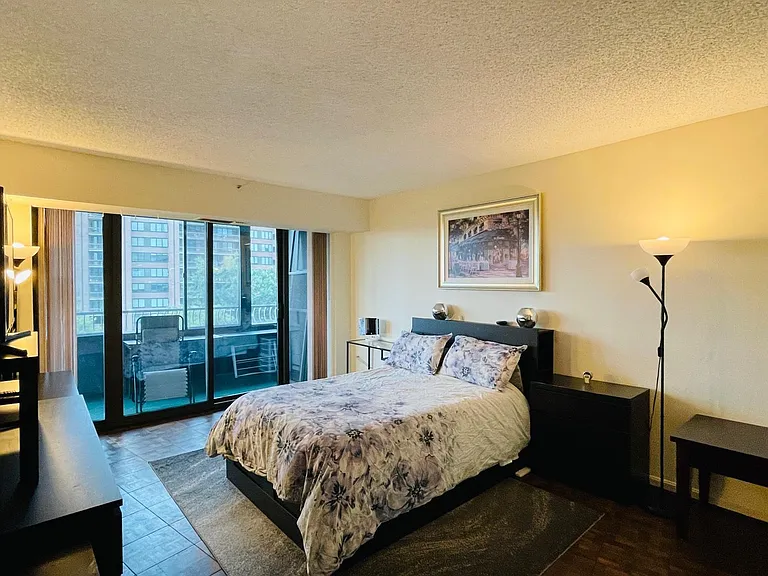 1300 Crystal Dr #704 — Photo 16