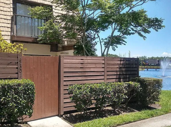 15301 W Pond Woods Dr, Tampa, FL 33618