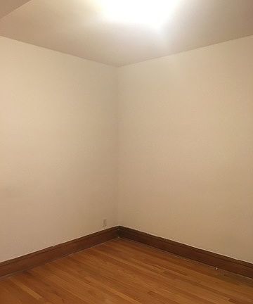 5th image of 1834 Clarence Ave #2