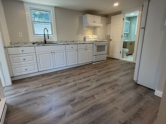 4th image of 25 Chapel St Unit 2