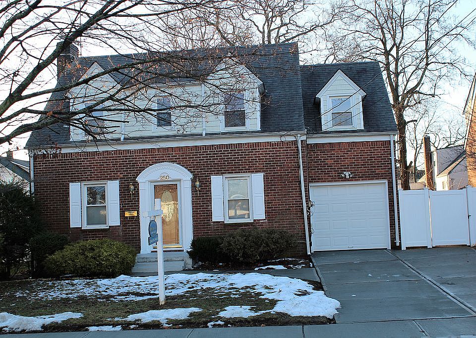 1st image of 250 E Seaman Ave