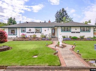 808 Kent St, Silverton, OR 97381