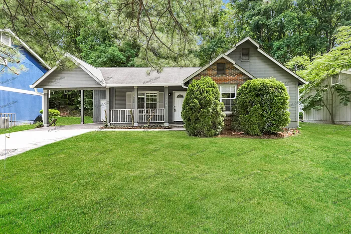 580 Tarragon Way SW — Photo 2