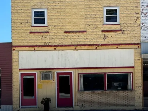 318 Main St, Readlyn, IA 50668