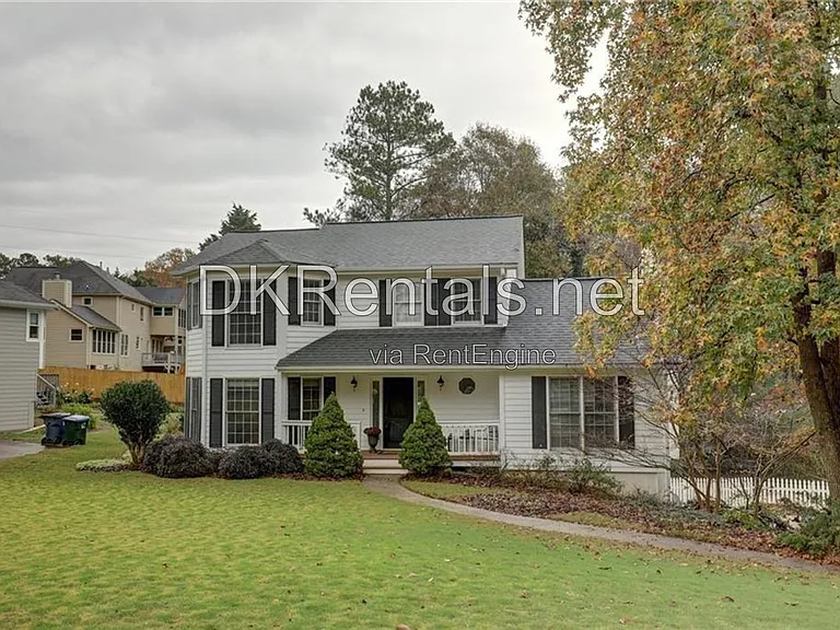 4492 Coventry Way NE — Photo 1