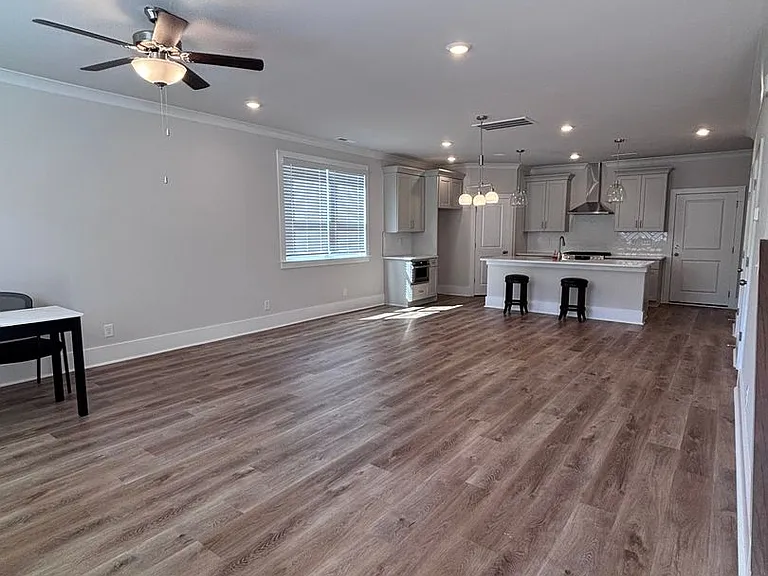 4638 Dogwood Pl — Photo 2