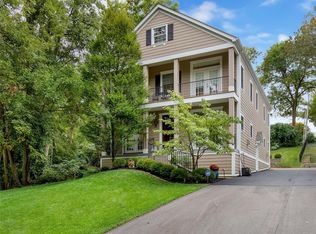 40 Burroughs Ln, Saint Louis, MO 63124