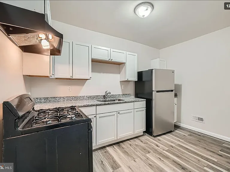 118 N Hilton St — Photo 10
